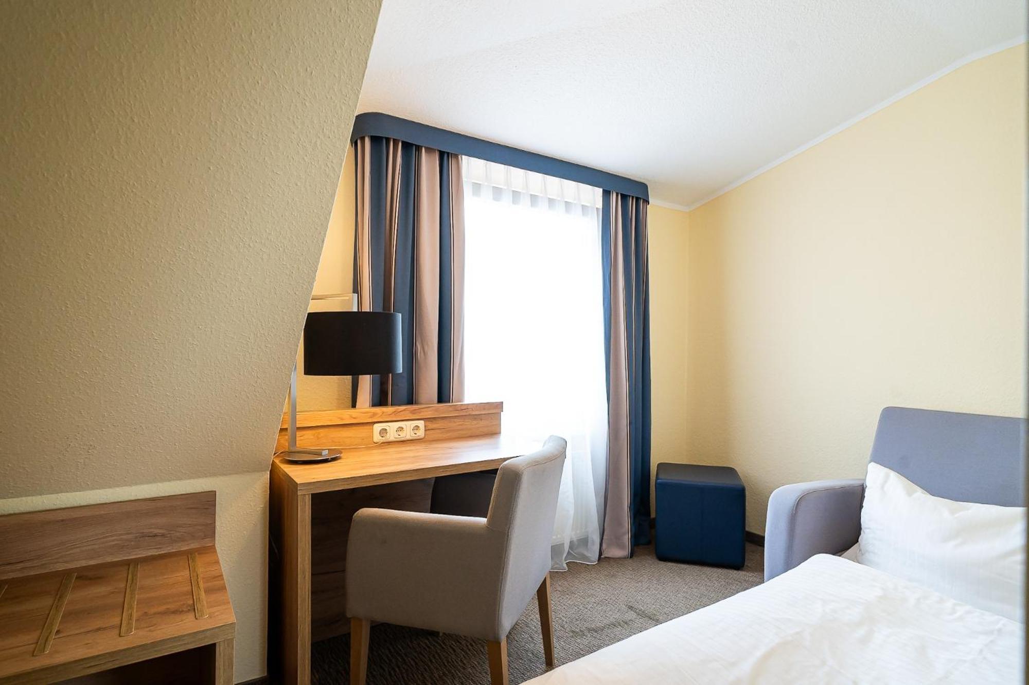 Sleepbeeone Wilhelmshaven Hotel Ngoại thất bức ảnh