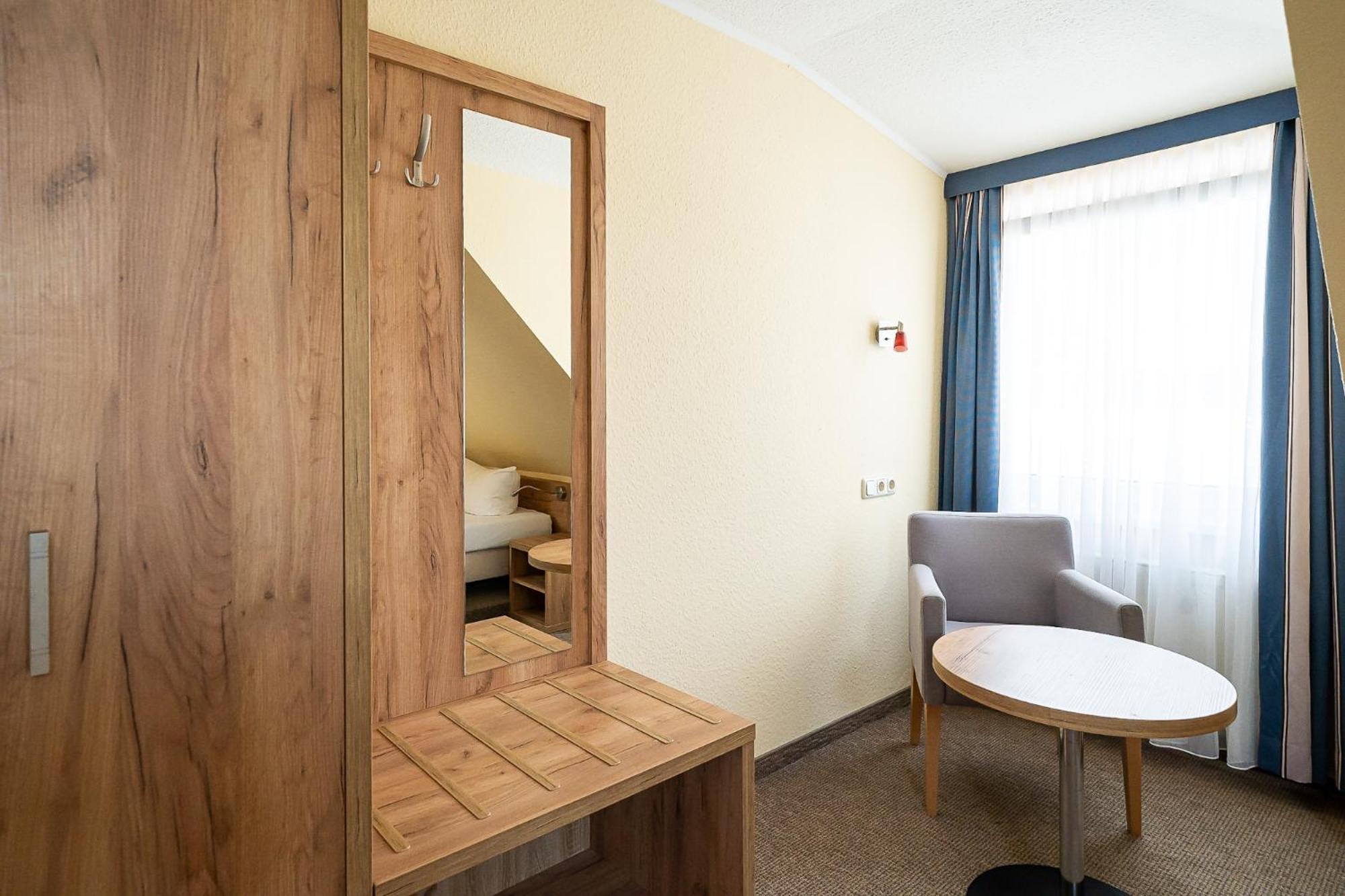 Sleepbeeone Wilhelmshaven Hotel Ngoại thất bức ảnh