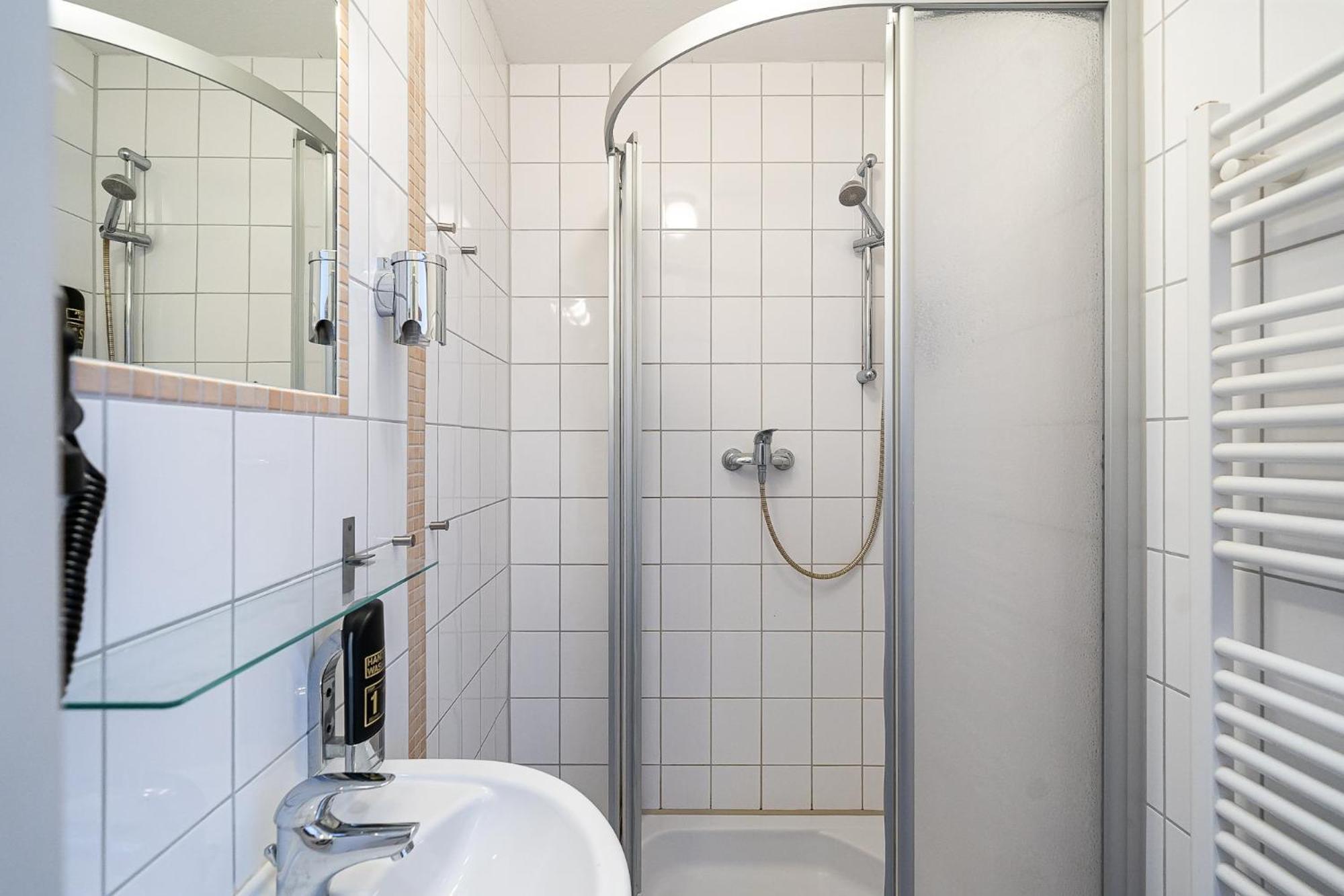 Sleepbeeone Wilhelmshaven Hotel Ngoại thất bức ảnh