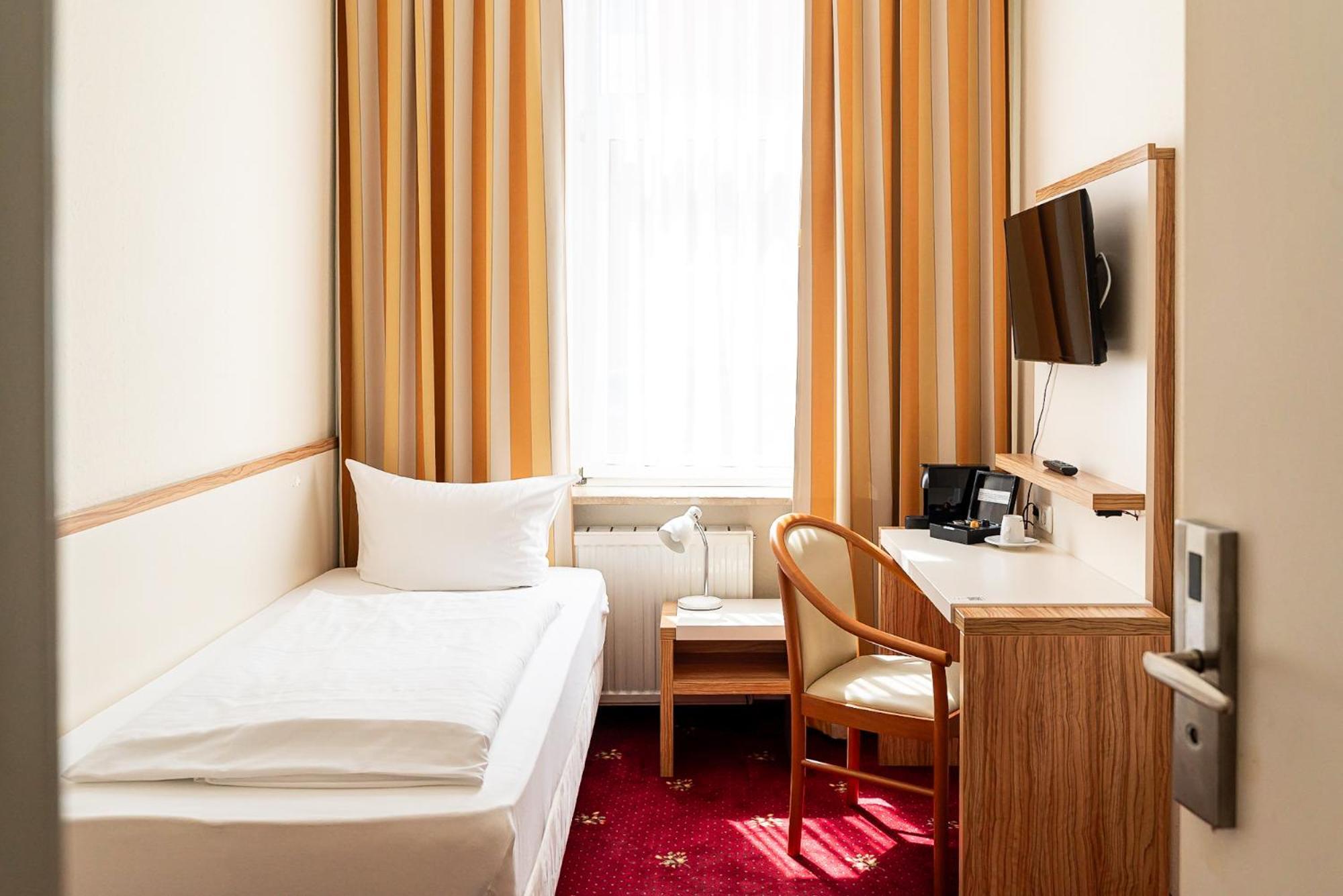 Sleepbeeone Wilhelmshaven Hotel Ngoại thất bức ảnh