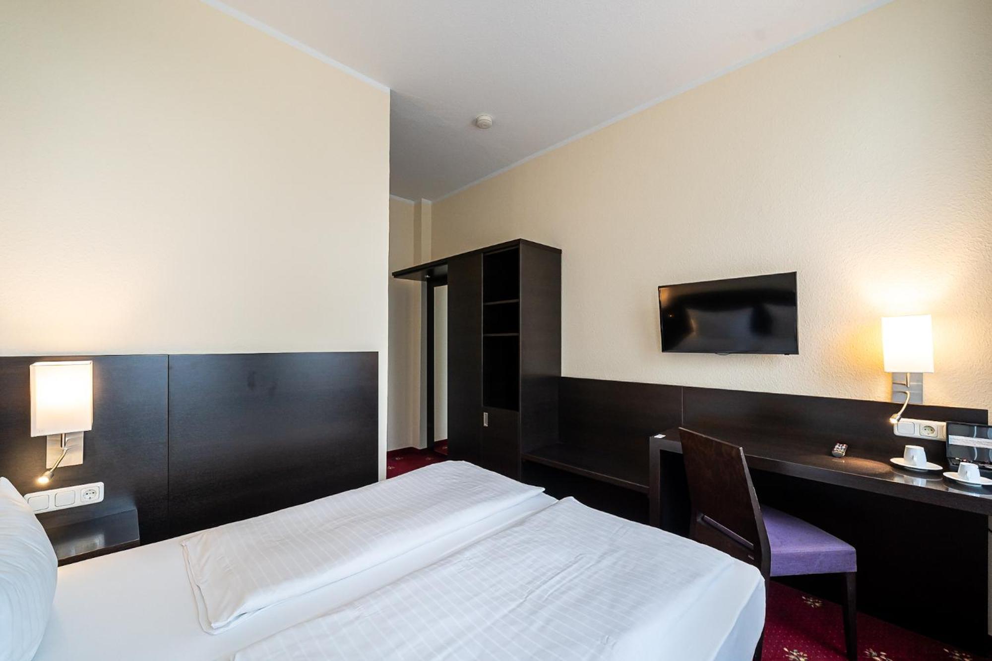 Sleepbeeone Wilhelmshaven Hotel Ngoại thất bức ảnh