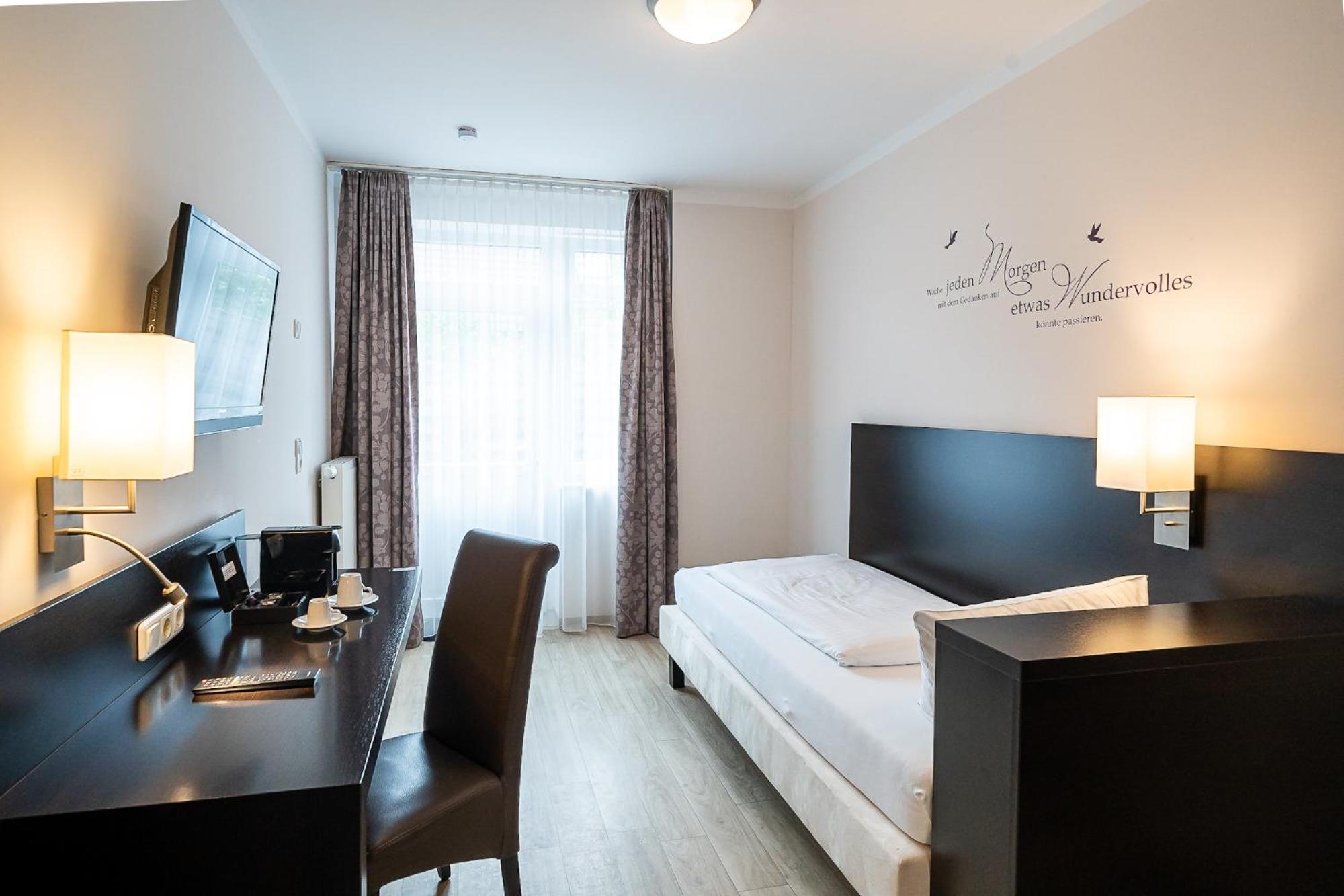 Sleepbeeone Wilhelmshaven Hotel Ngoại thất bức ảnh