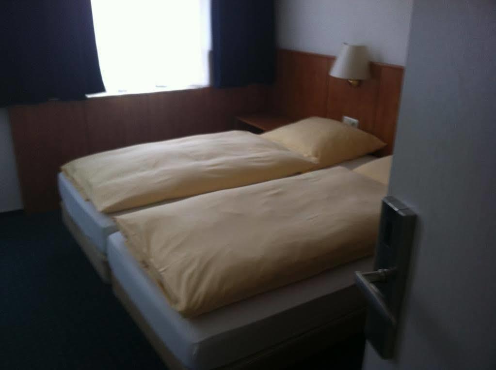 Sleepbeeone Wilhelmshaven Hotel Ngoại thất bức ảnh